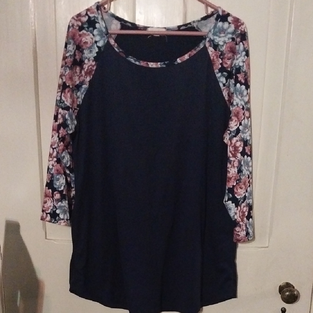 Navy Blue and Floral 3/4 Sleeve Tunic